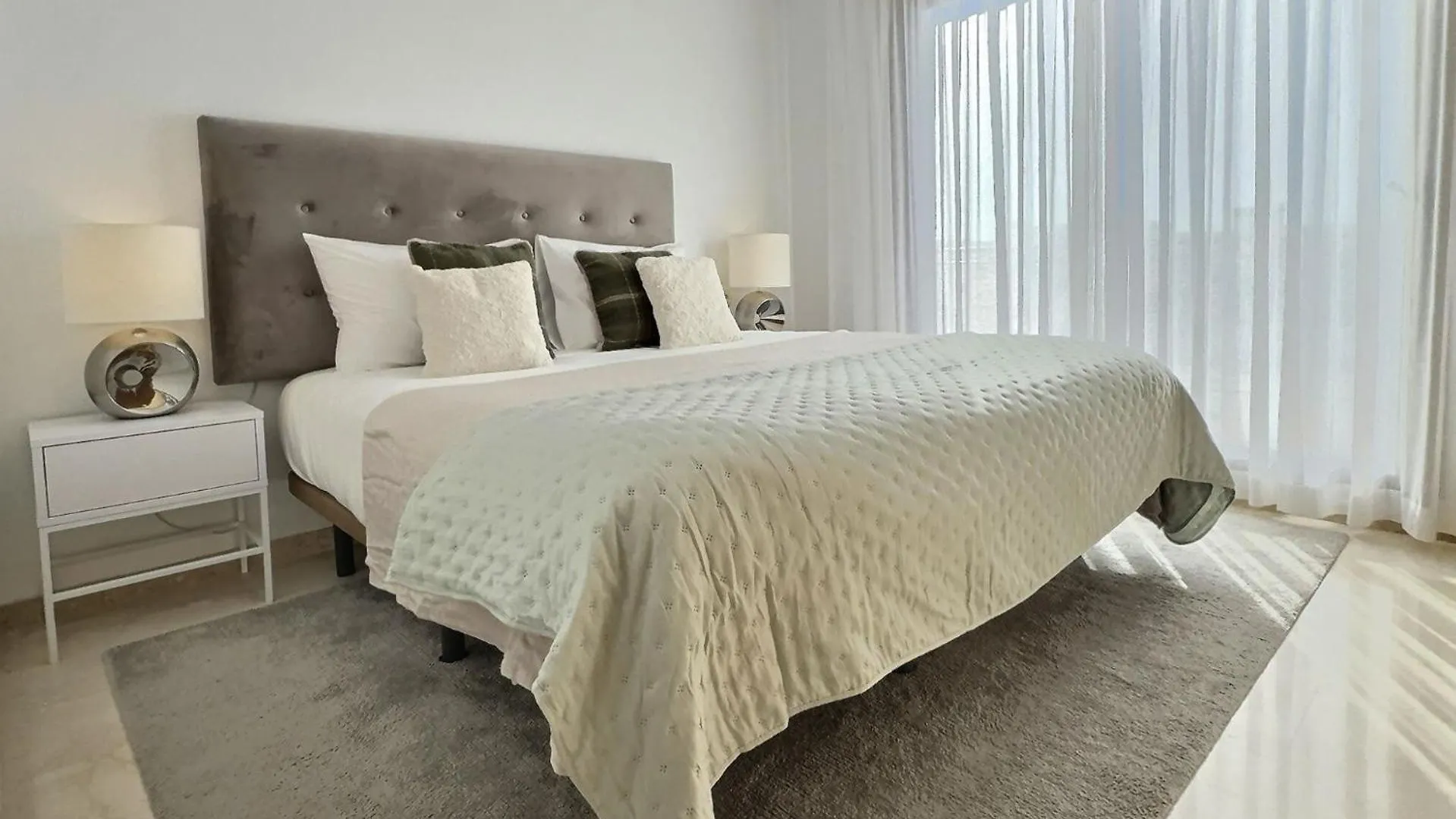 Beautiful Penthouse Apartment With Three Large Double Bedrooms In Casares Costa Buenas Noches